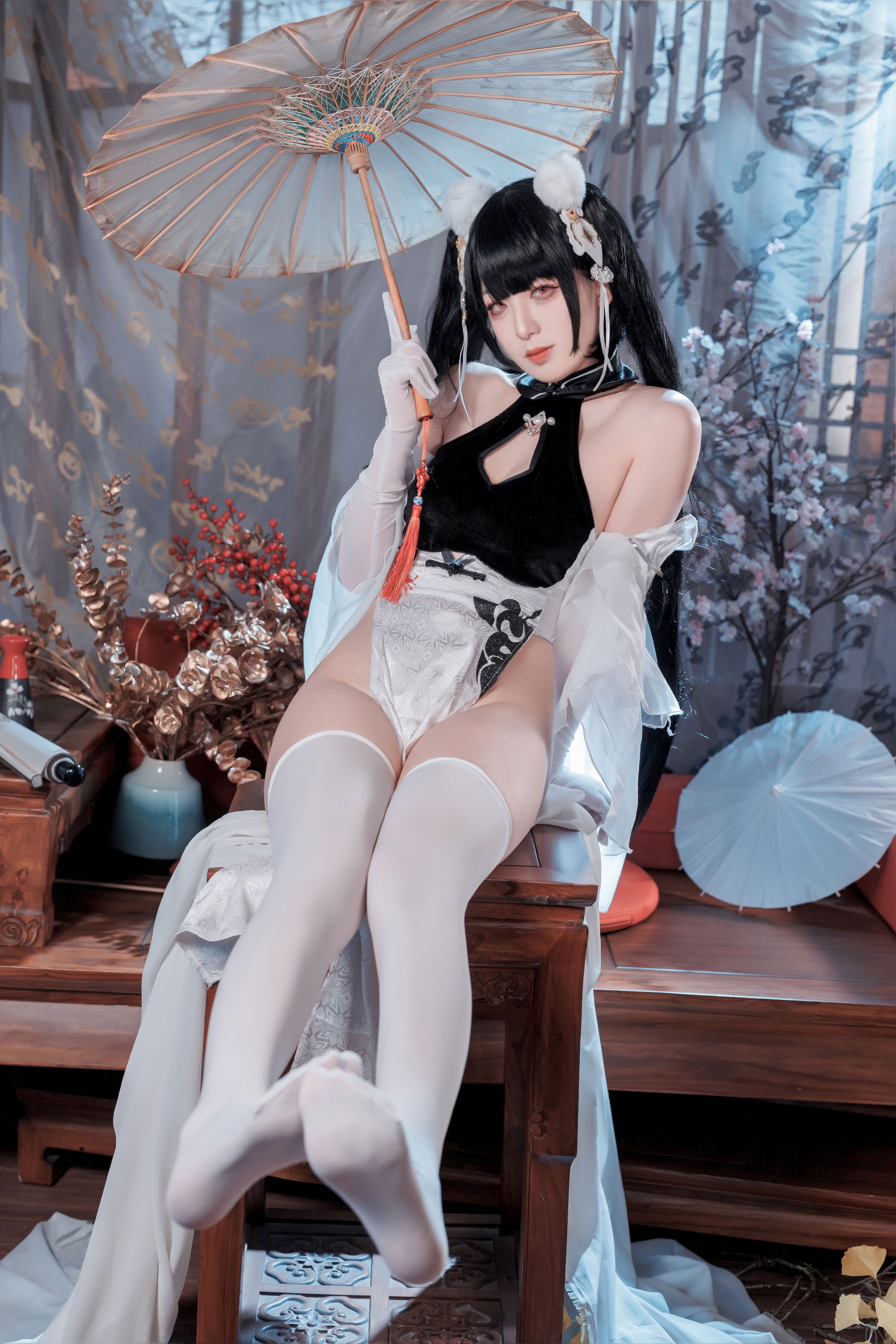 Đọc truyện hentai Tuyển tập Albums siêu phẩm Cosplay - Chap 1170 - The Frontier V - Azur Lane Peter Strasser Erotic Books and Jade